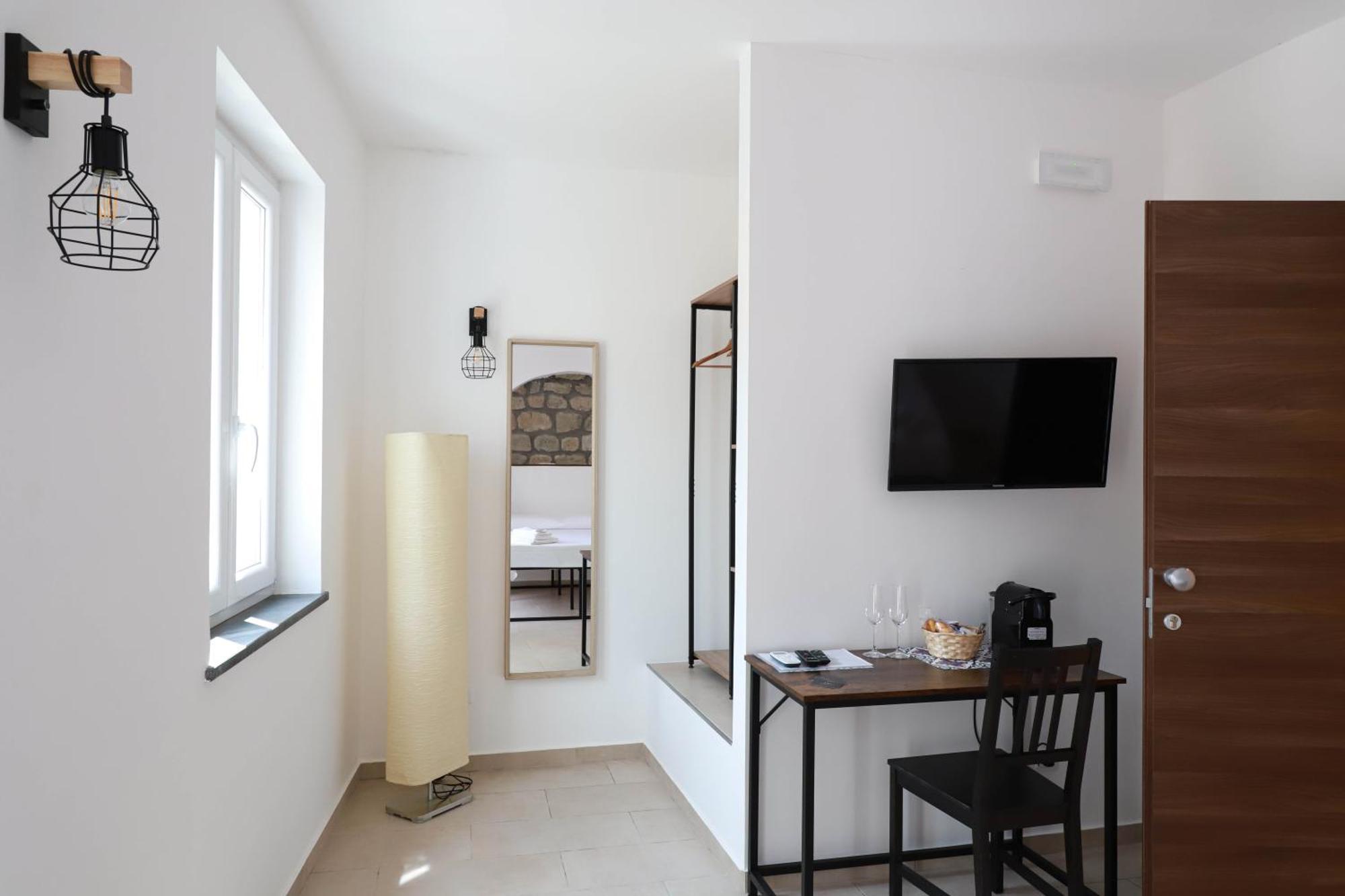 Eg Apartments - Forio D'Ischia Экстерьер фото